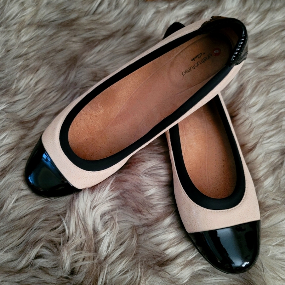 Clarks Sara Orchid Patent Cap Toe Leather Flat